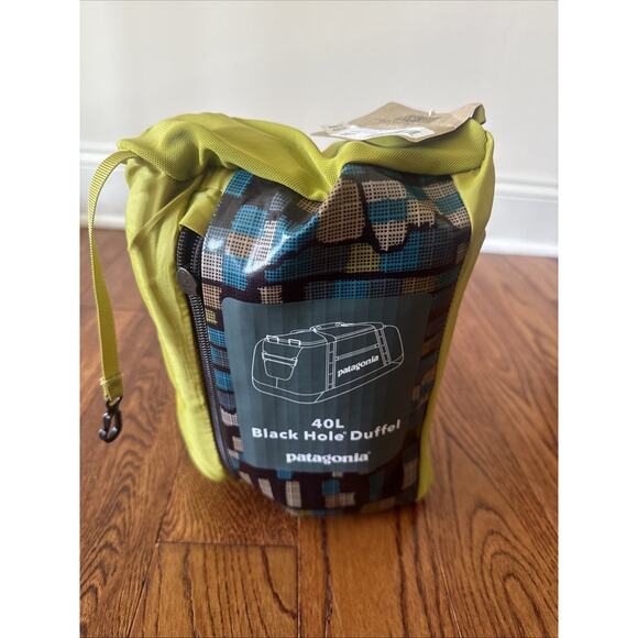NEW Patagonia Black Hole 40L Duffel Bag Backpack Nouveau Green Packable Ripstop - Picture 3 of 16